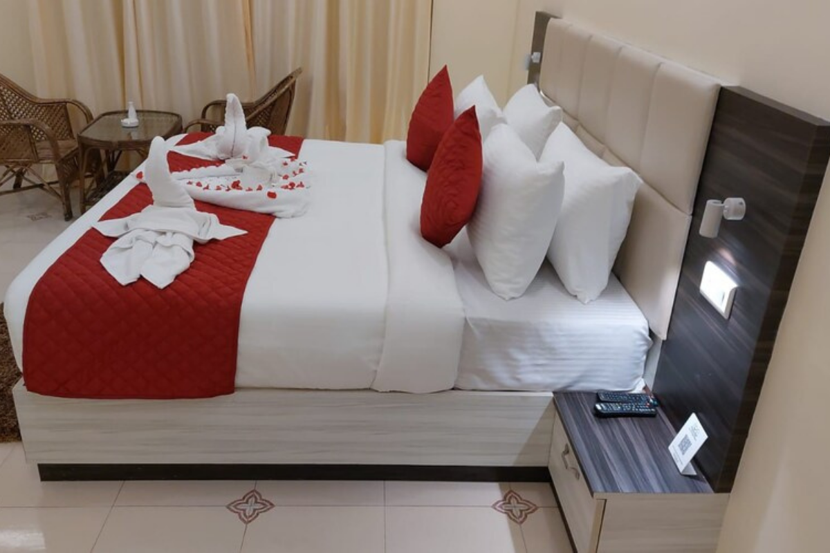 Executive Pool Facing Room